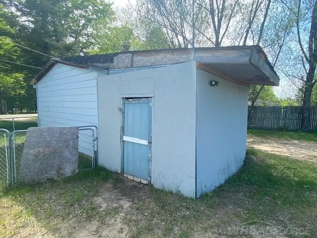 7483 NE Twin Lake Road Coldsprings Township MI 49659