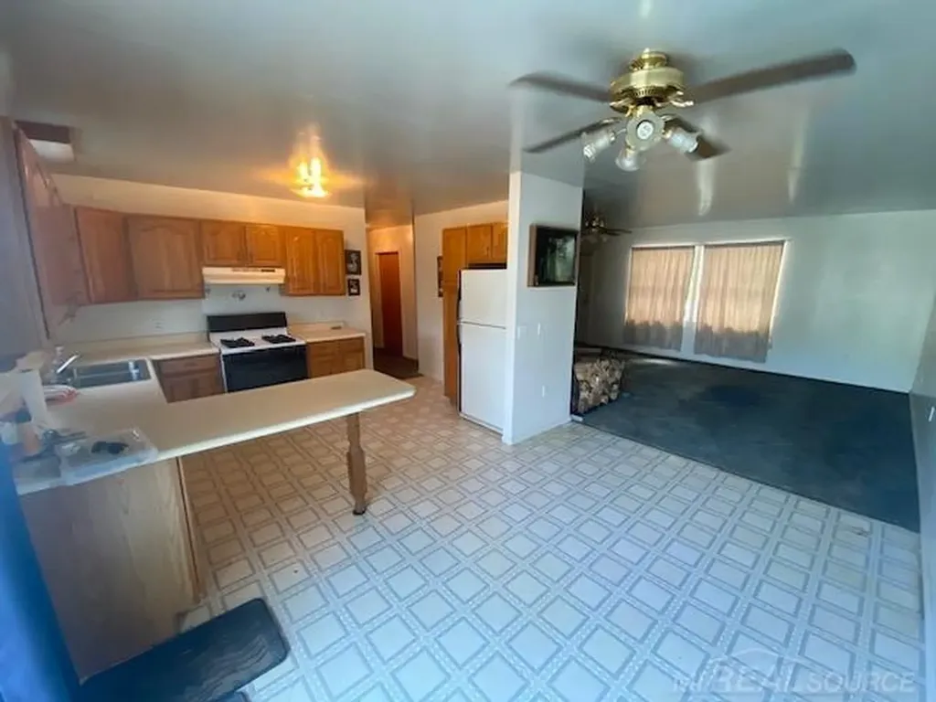 7483 NE Twin Lake Road Coldsprings Township MI 49659