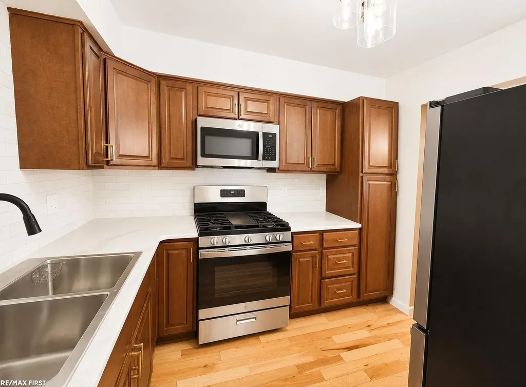 35340 Bristlecone Drive Clinton Charter Township MI 48035