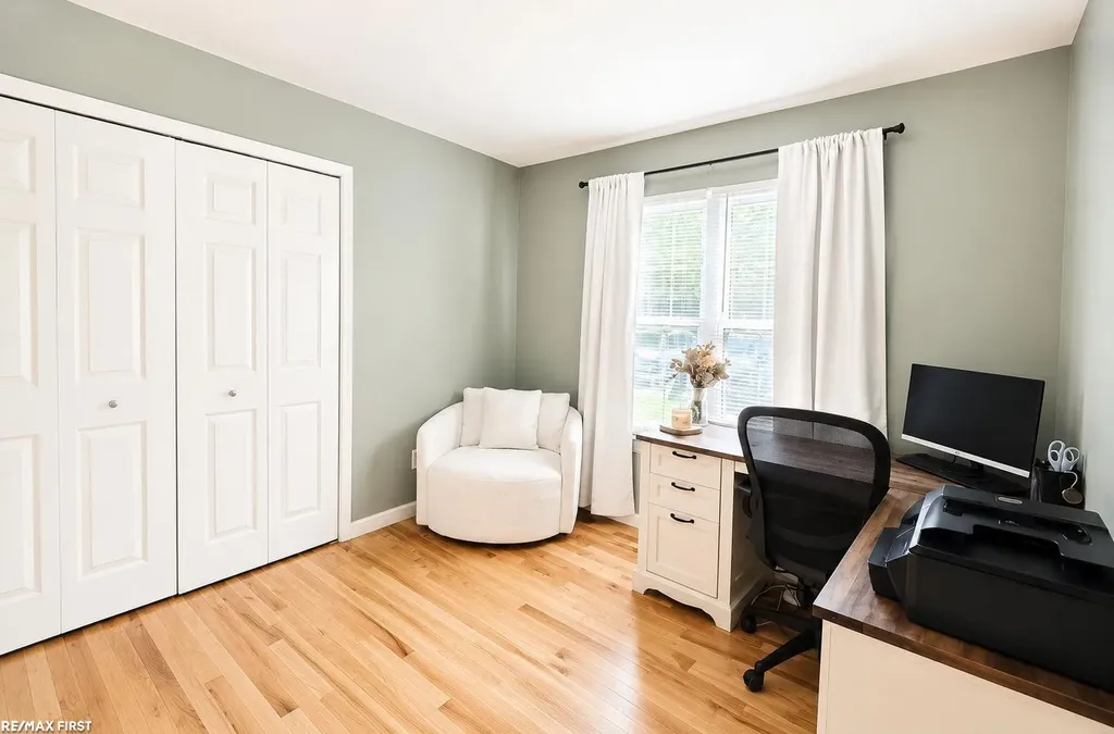 35340 Bristlecone Drive Clinton Charter Township MI 48035