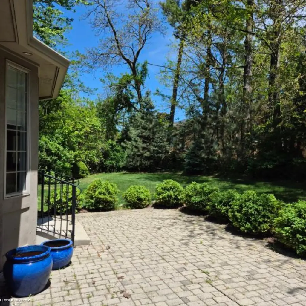 50804 Redwood Lane New Baltimore City MI 48047
