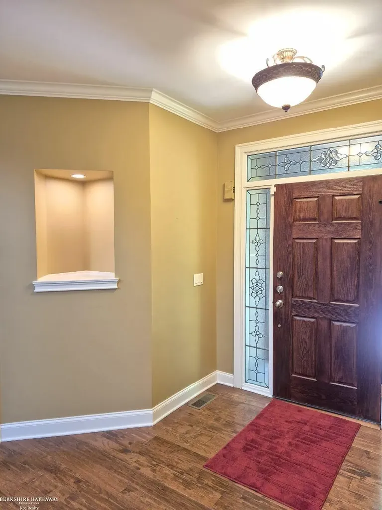 50804 Redwood Lane New Baltimore City MI 48047