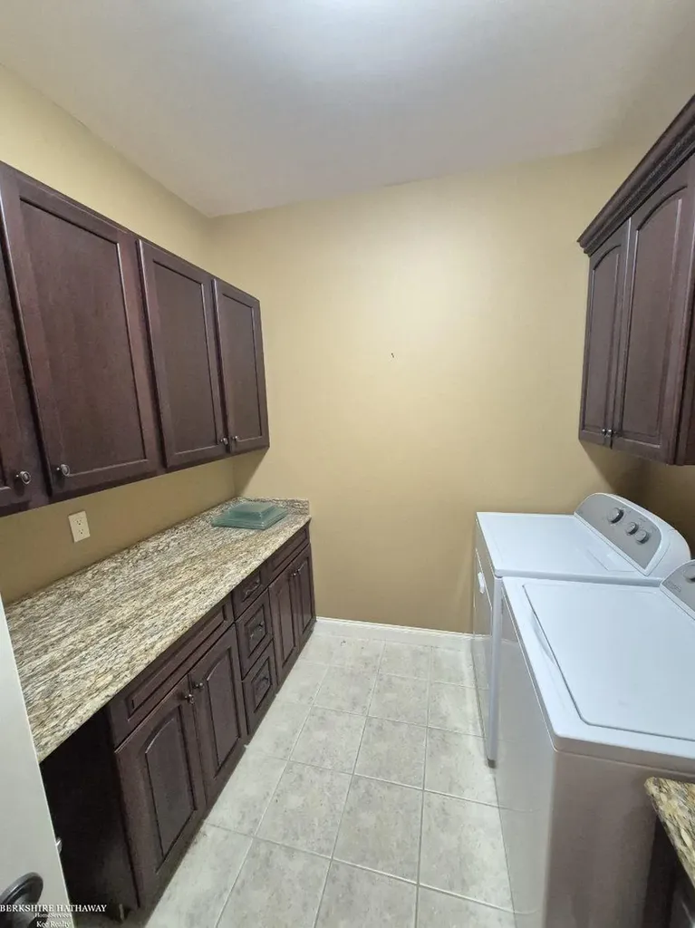 50804 Redwood Lane New Baltimore City MI 48047