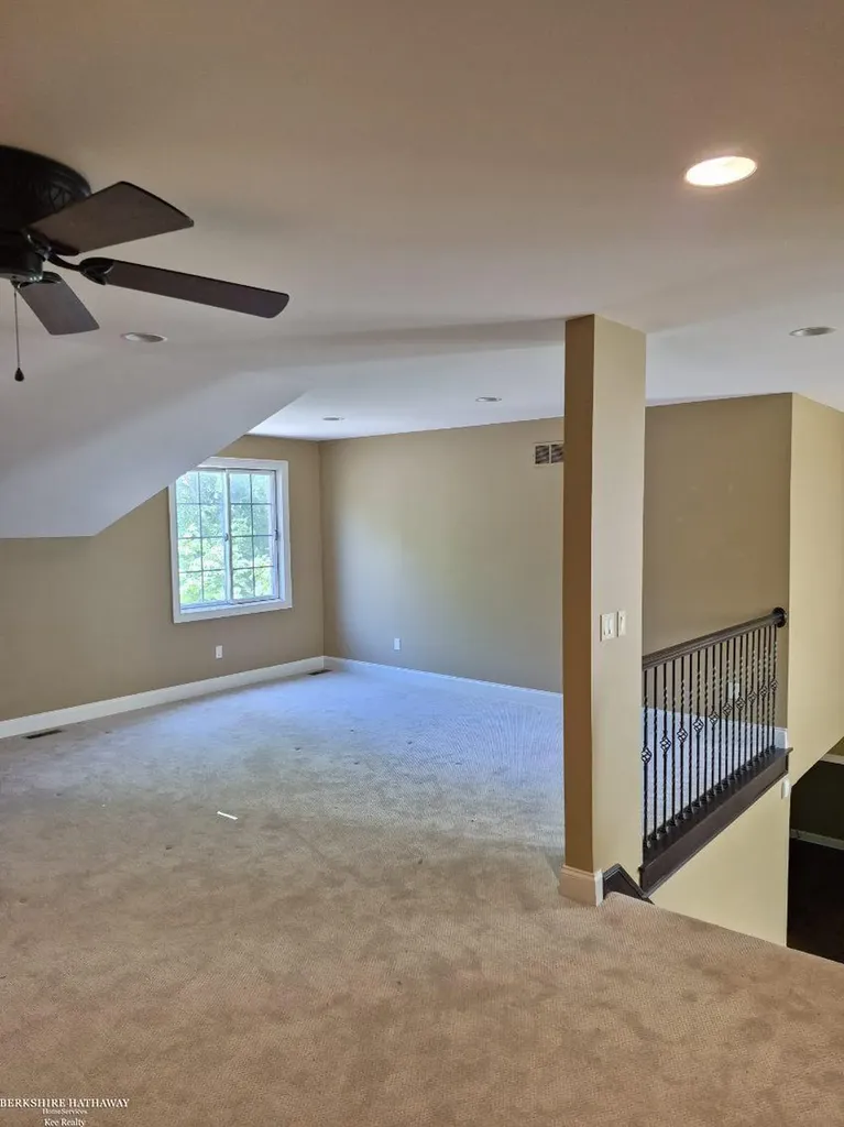 50804 Redwood Lane New Baltimore City MI 48047
