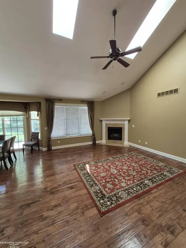 50804 Redwood Lane New Baltimore City MI 48047