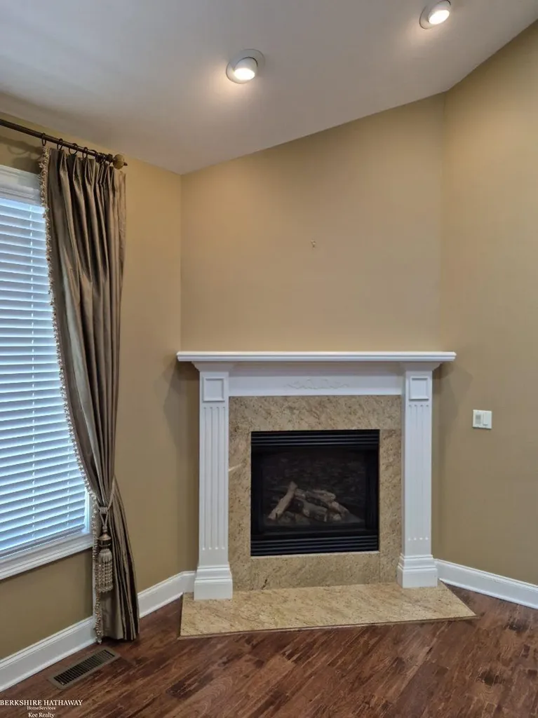 50804 Redwood Lane New Baltimore City MI 48047