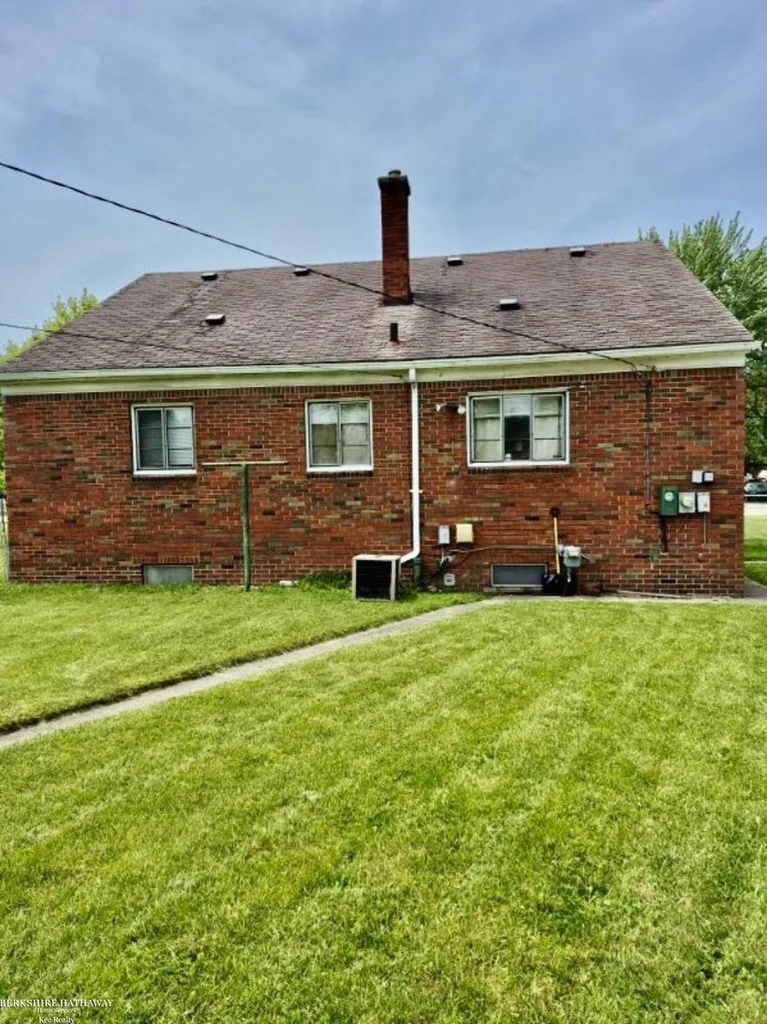 29290 Utica Road Roseville City MI 48066