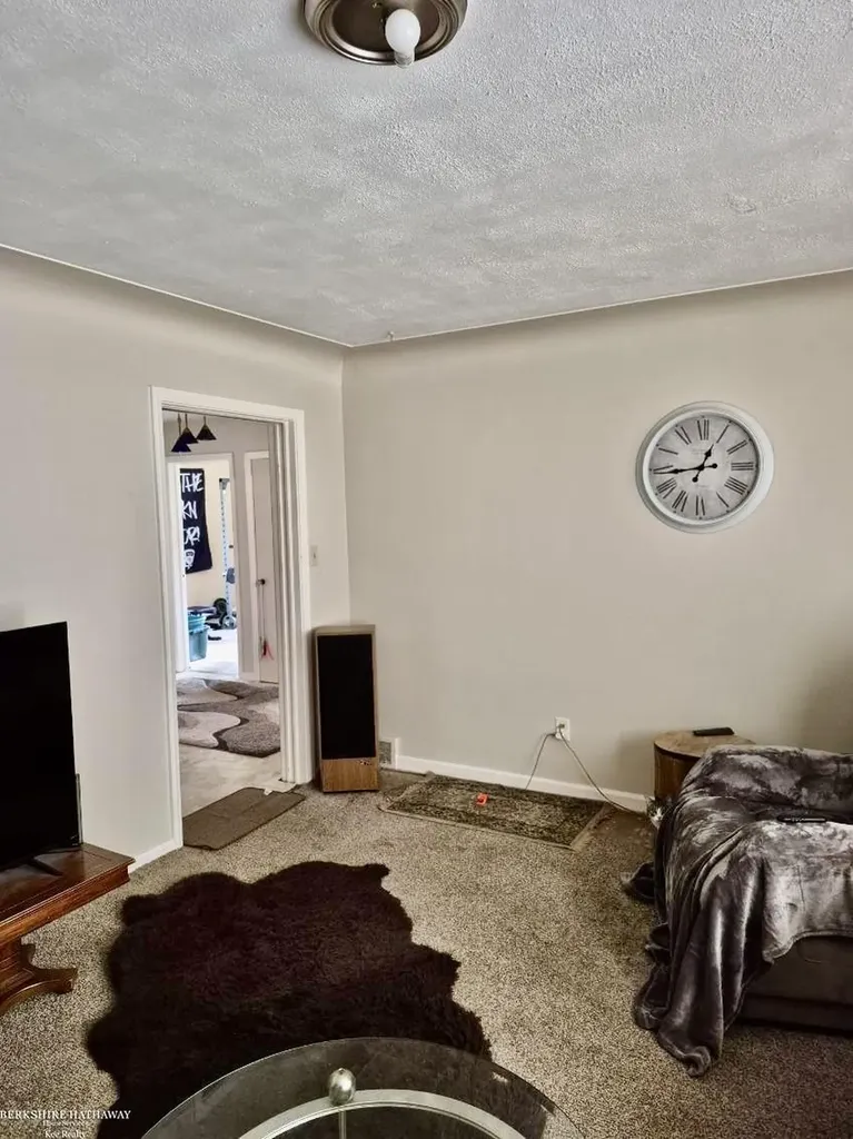 29290 Utica Road Roseville City MI 48066