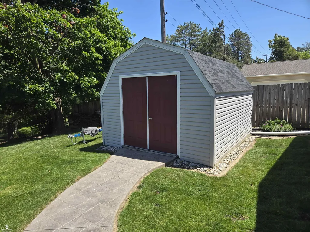 402 Park Avenue Yale City MI 48097