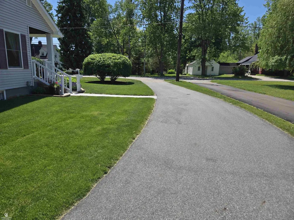402 Park Avenue Yale City MI 48097