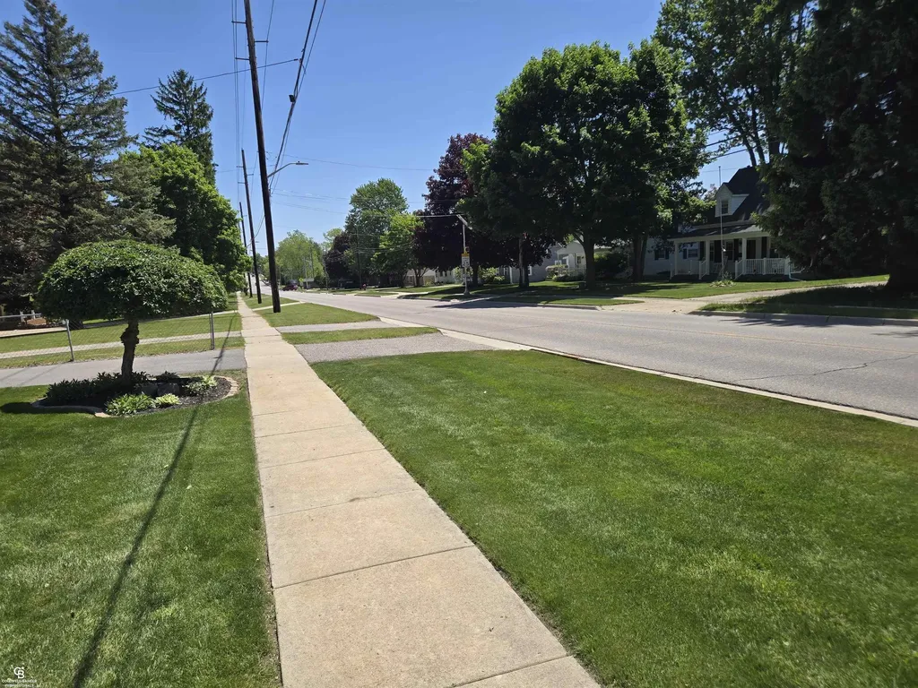 402 Park Avenue Yale City MI 48097