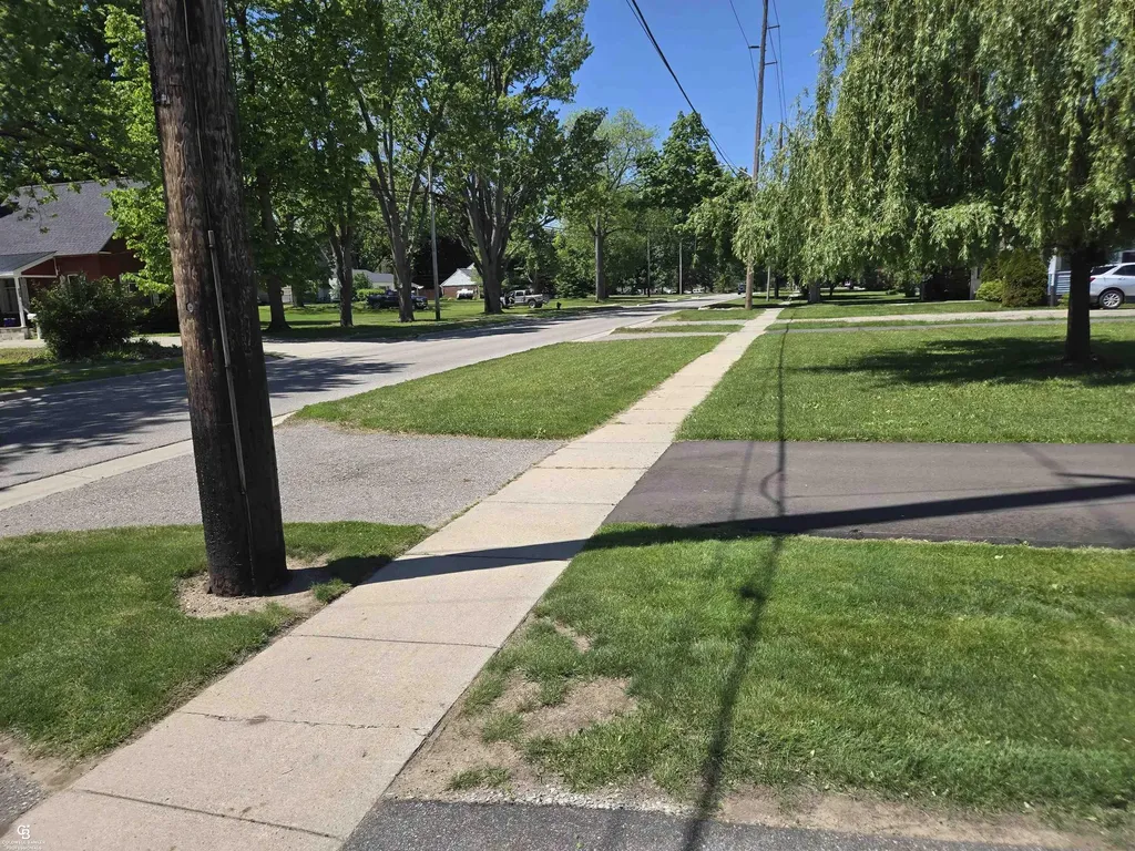 402 Park Avenue Yale City MI 48097