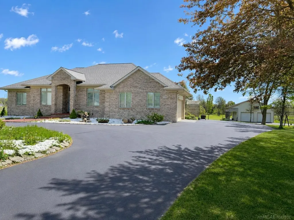 52590 North Avenue Macomb Township MI 48042