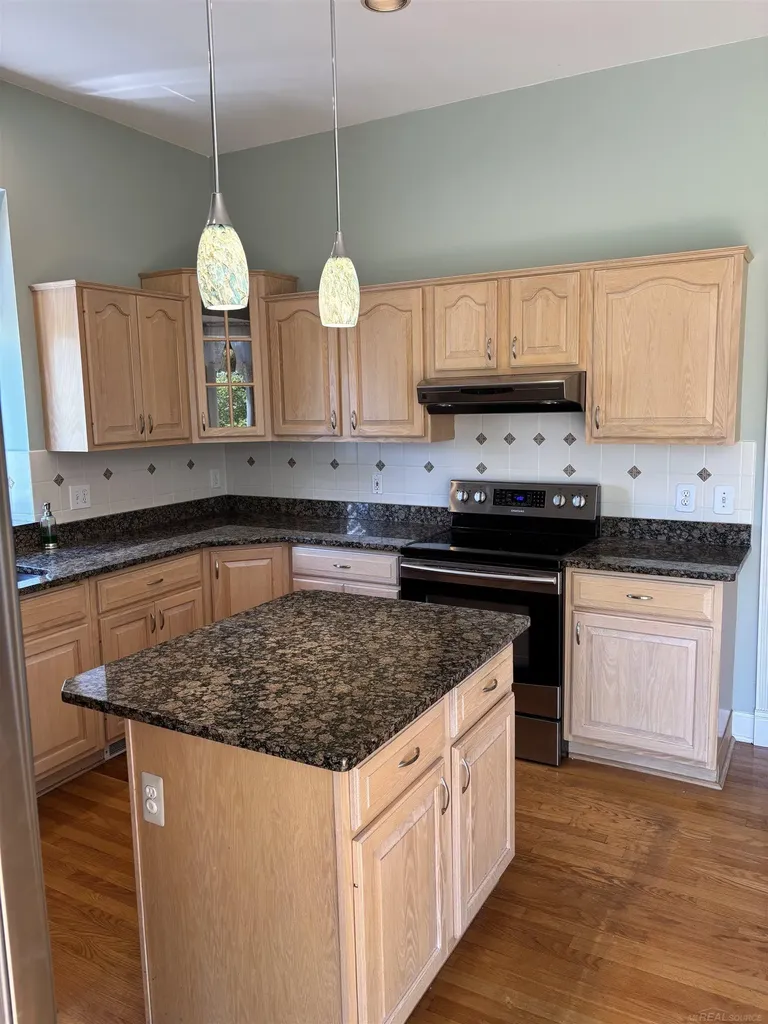 52590 North Avenue Macomb Township MI 48042
