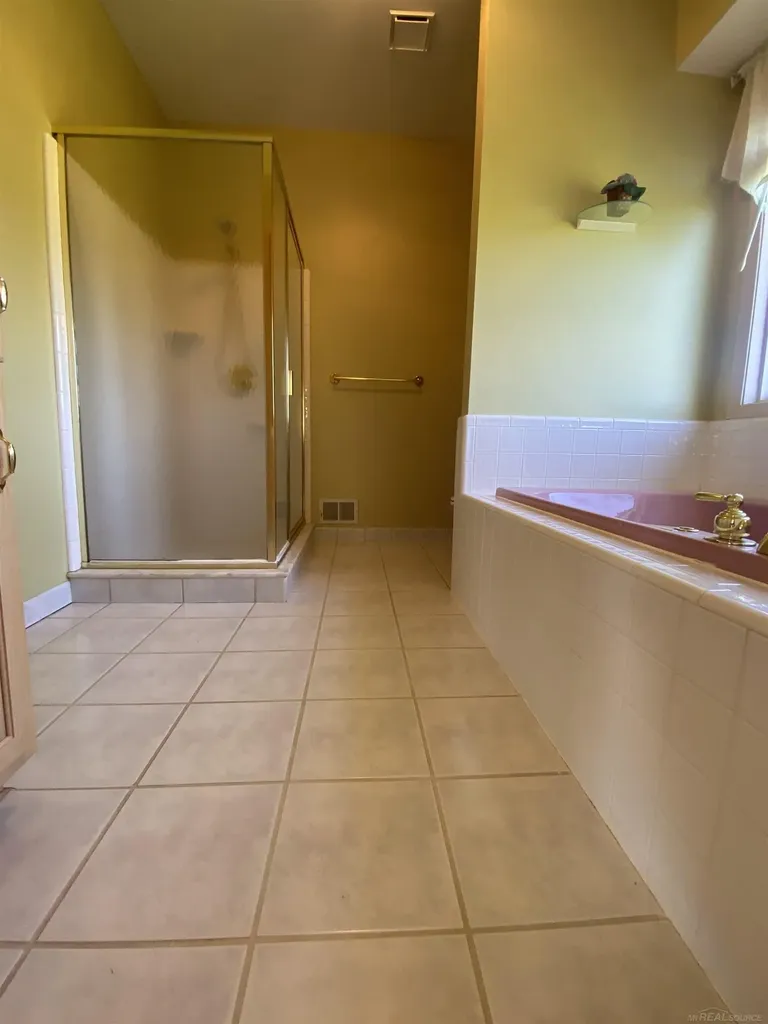 52590 North Avenue Macomb Township MI 48042