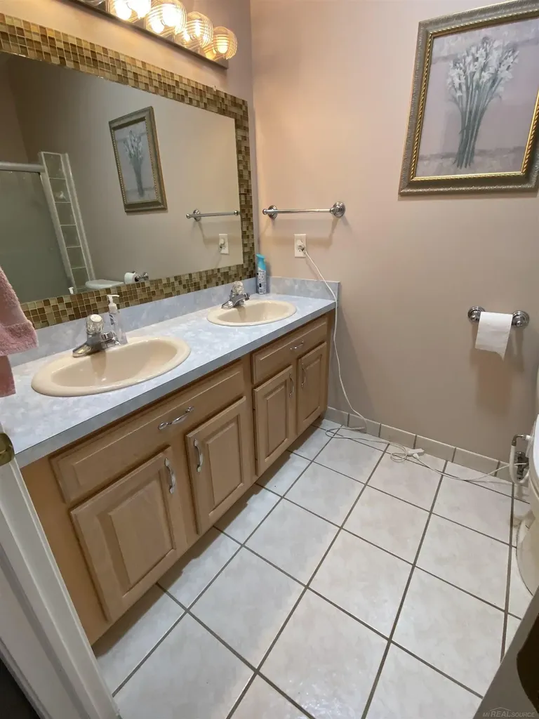 52590 North Avenue Macomb Township MI 48042