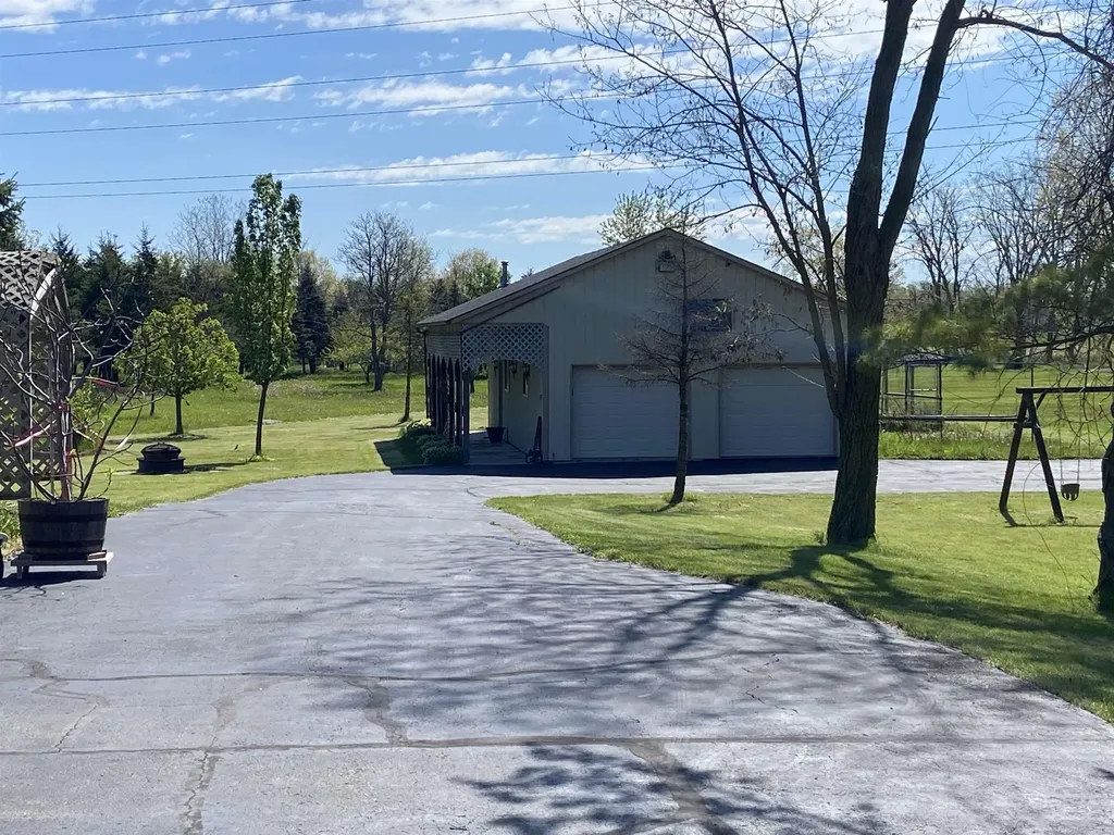 52590 North Avenue Macomb Township MI 48042