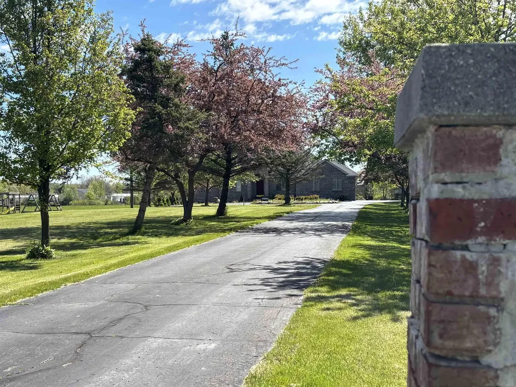 52590 North Avenue Macomb Township MI 48042