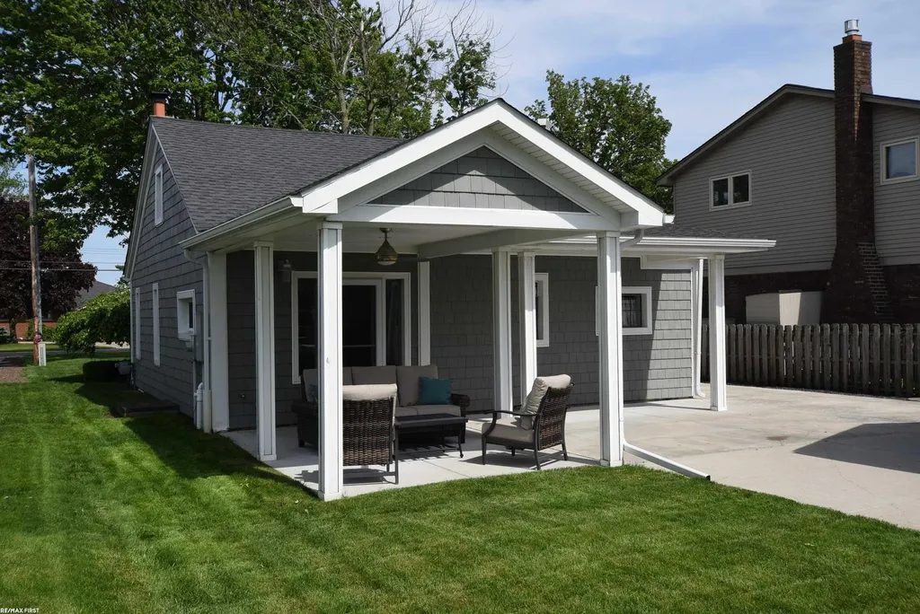 37915 Lakeshore Drive Harrison Charter Township MI 48045