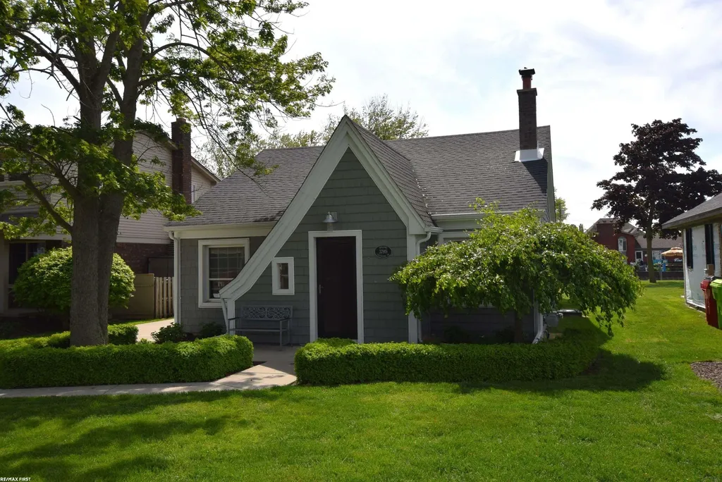 37915 Lakeshore Drive Harrison Charter Township MI 48045