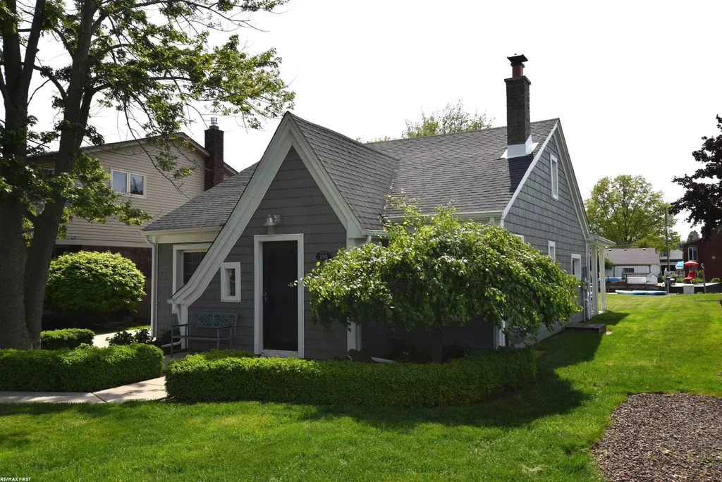 37915 Lakeshore Drive Harrison Charter Township MI 48045