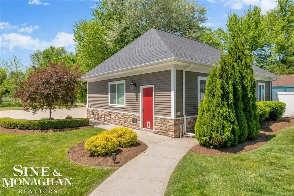 9377 River Road Clay Township MI 48001