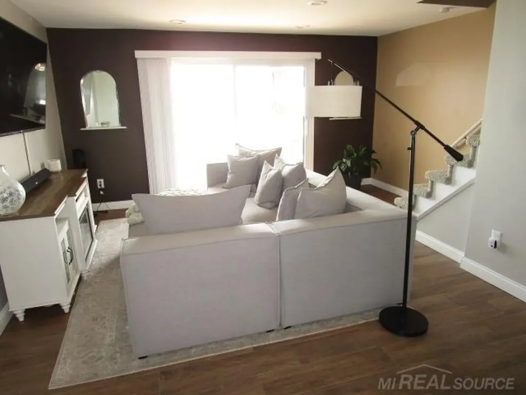 50666 Jefferson Street New Baltimore City MI 48047