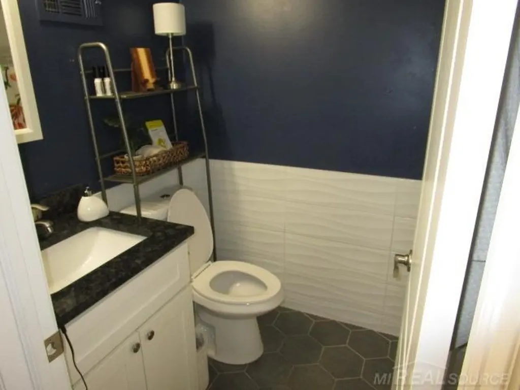 50666 Jefferson Street New Baltimore City MI 48047