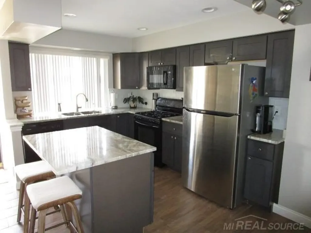 50666 Jefferson Street New Baltimore City MI 48047