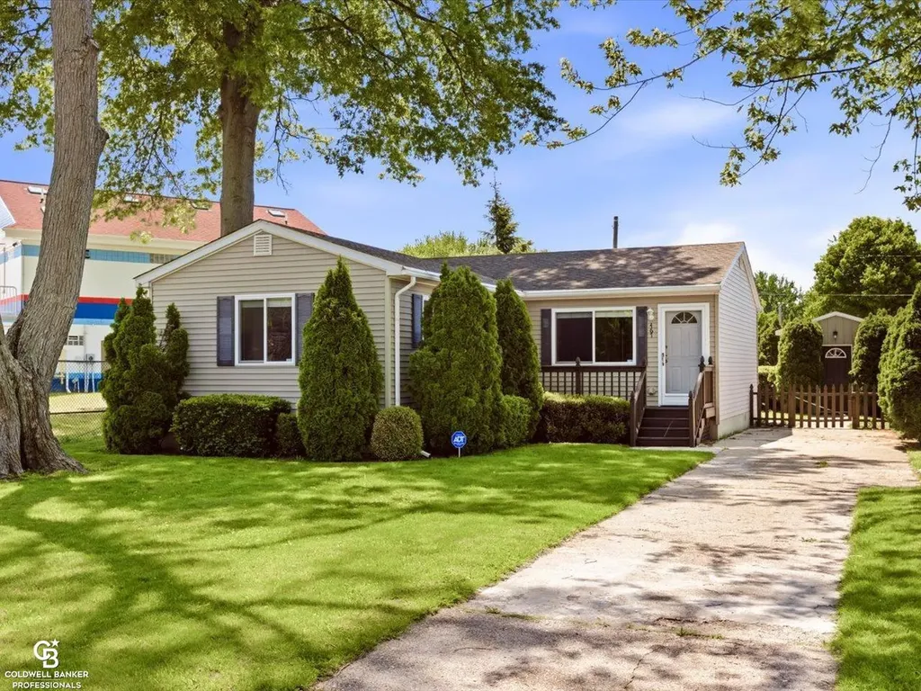 467 Dixie Boulevard Algonac City MI 48001