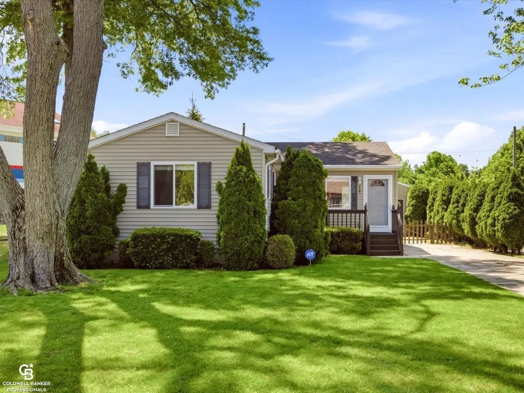 467 Dixie Boulevard Algonac City MI 48001