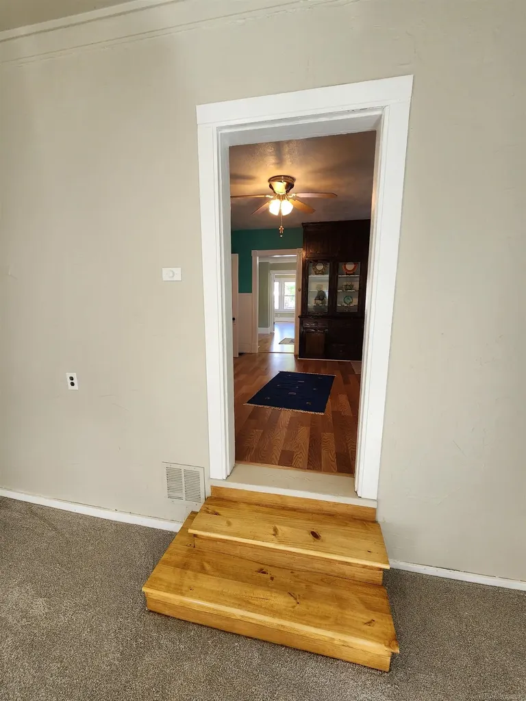 77 Hubbard Street Mt. Clemens City MI 48043