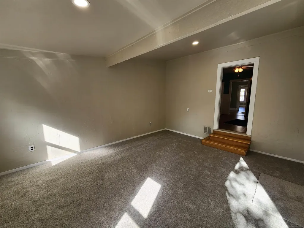 77 Hubbard Street Mt. Clemens City MI 48043