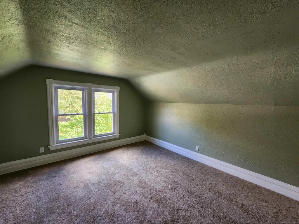 77 Hubbard Street Mt. Clemens City MI 48043