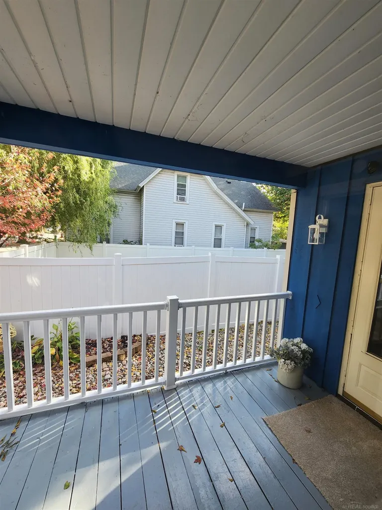 77 Hubbard Street Mt. Clemens City MI 48043