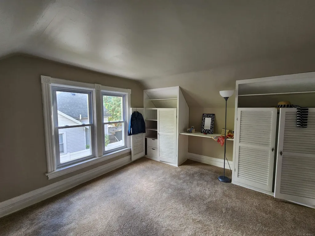 77 Hubbard Street Mt. Clemens City MI 48043