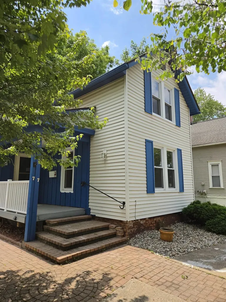 77 Hubbard Street Mt. Clemens City MI 48043