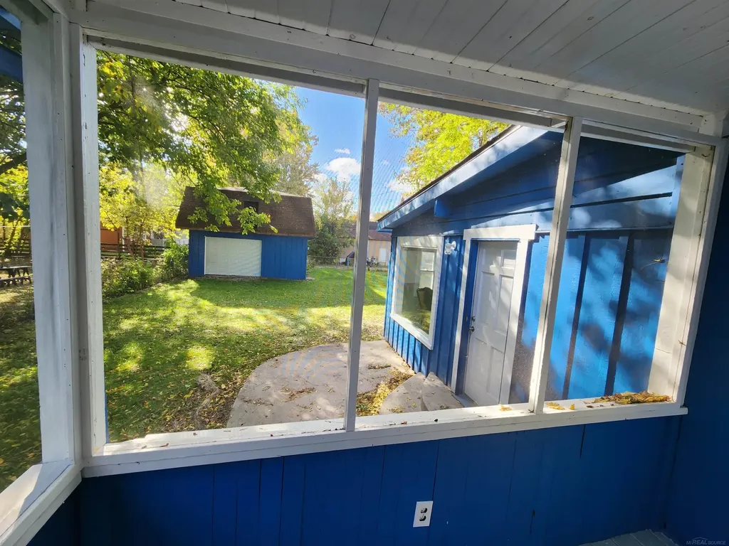 77 Hubbard Street Mt. Clemens City MI 48043