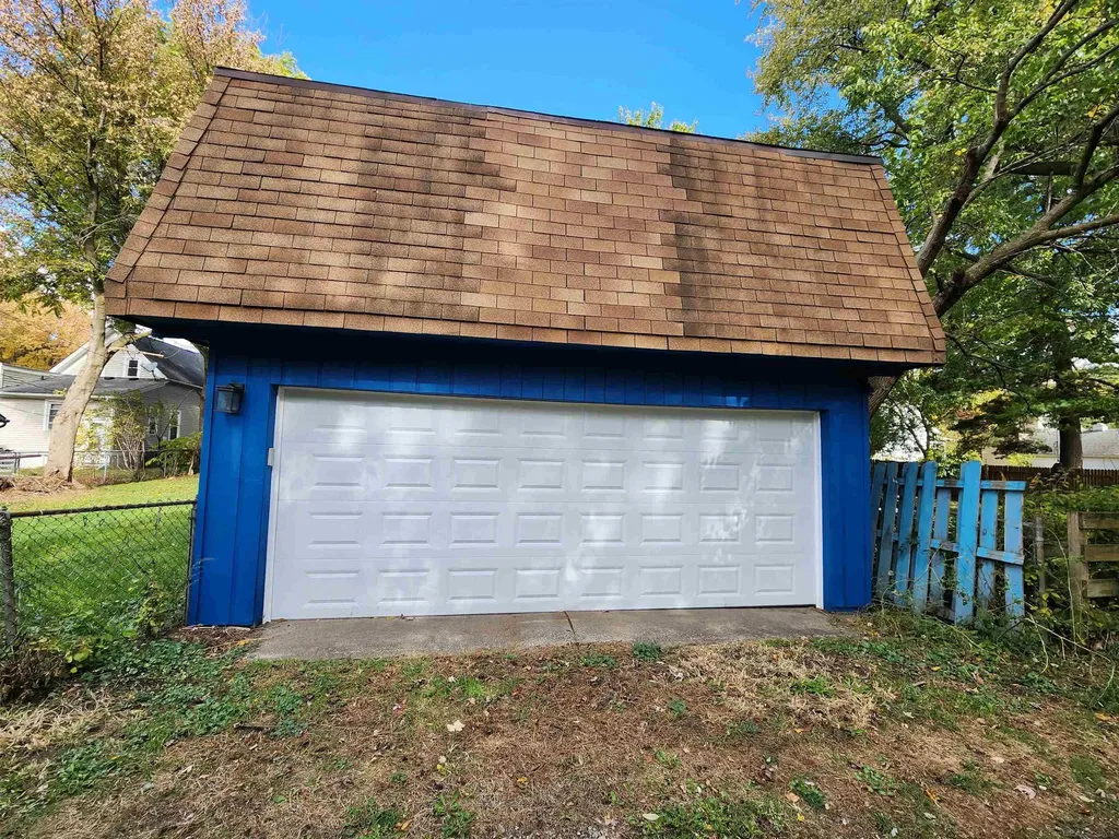 77 Hubbard Street Mt. Clemens City MI 48043