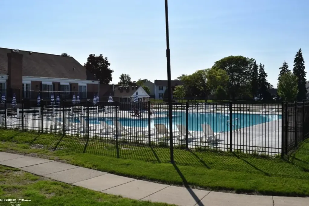 37322 Charter Oaks Boulevard Clinton Charter Township MI 48036