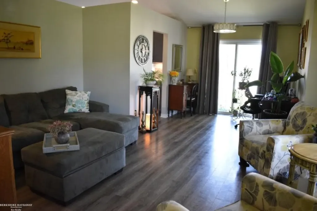37322 Charter Oaks Boulevard Clinton Charter Township MI 48036