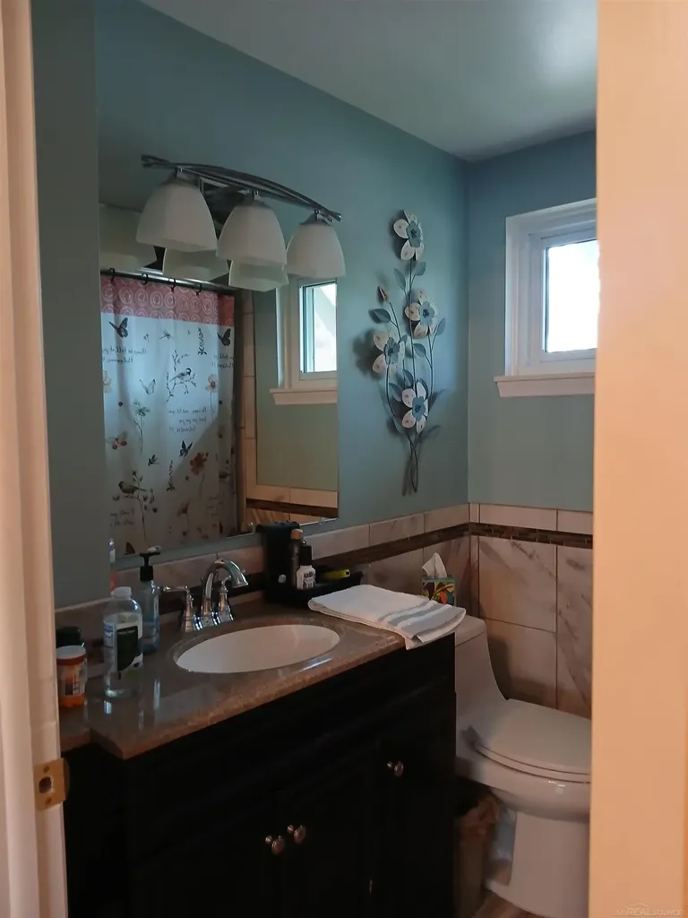 29130 Tessmer Court Madison Heights City MI 48071