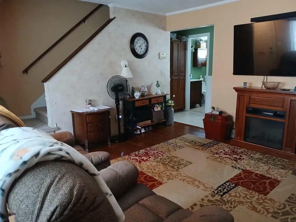 29130 Tessmer Court Madison Heights City MI 48071