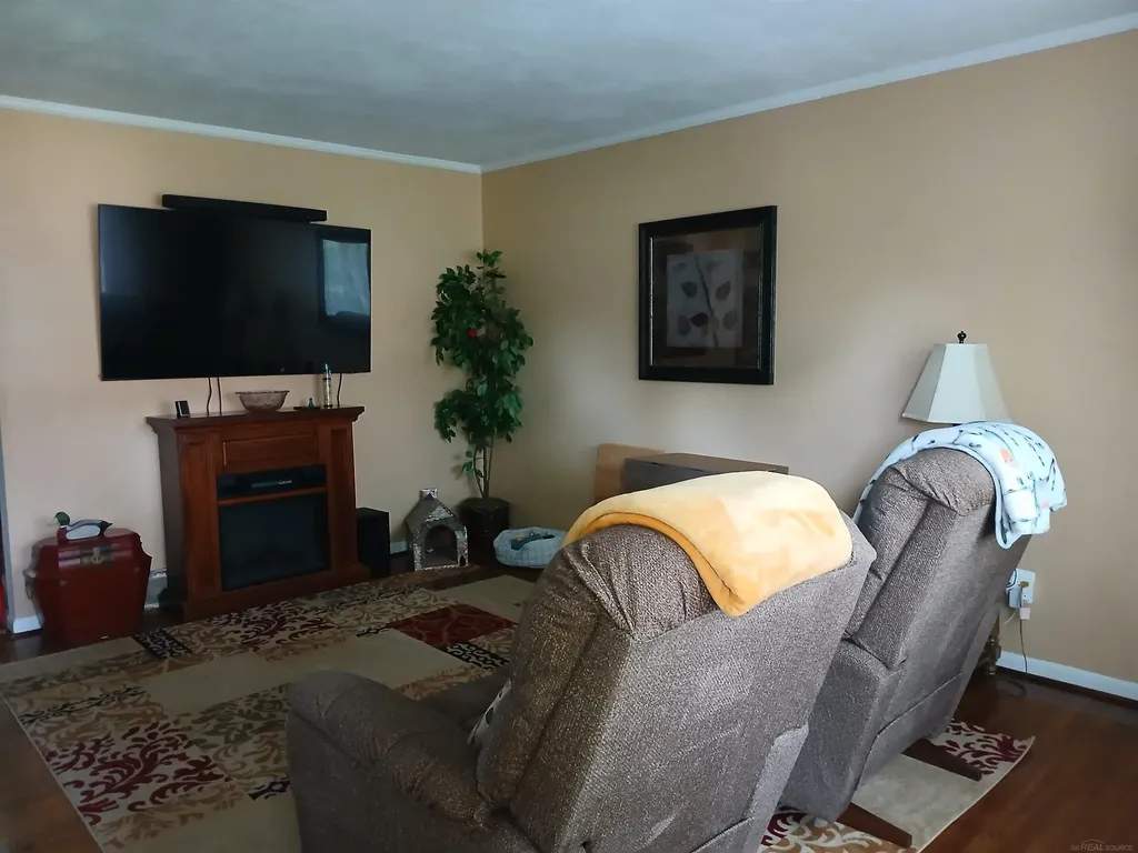 29130 Tessmer Court Madison Heights City MI 48071