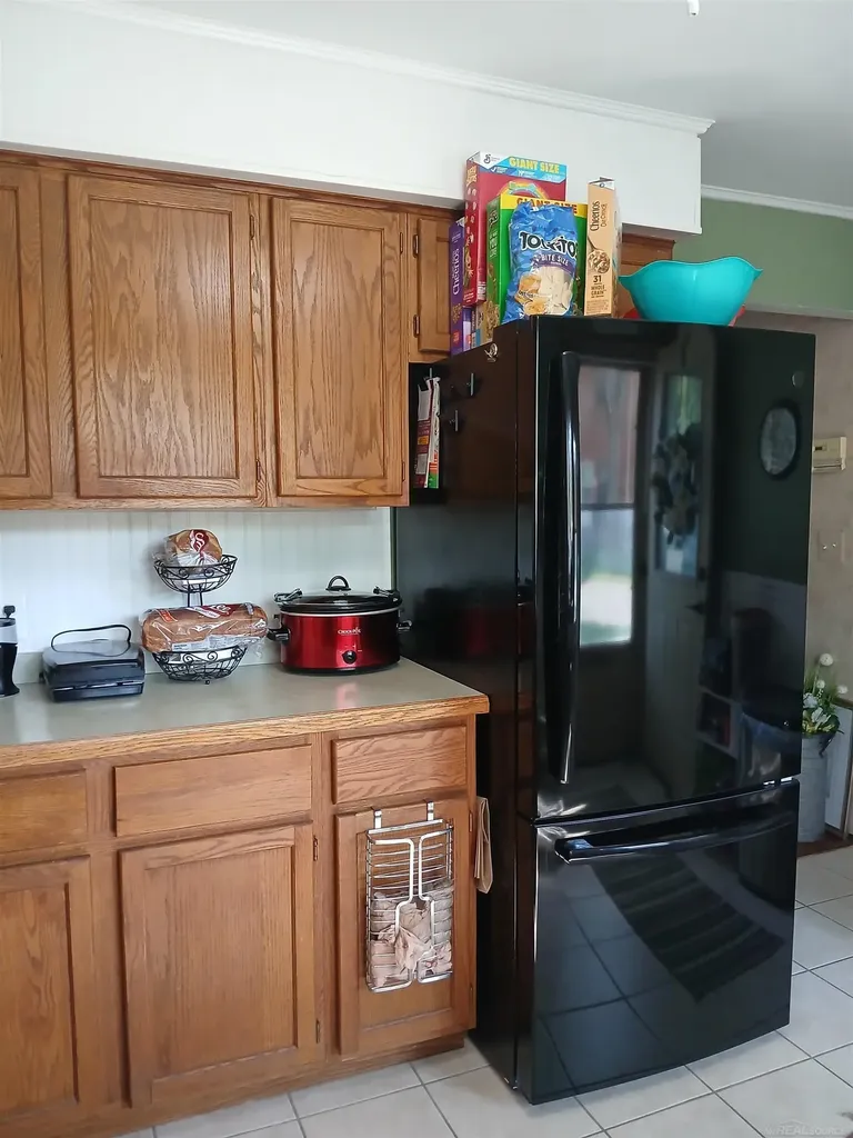 29130 Tessmer Court Madison Heights City MI 48071