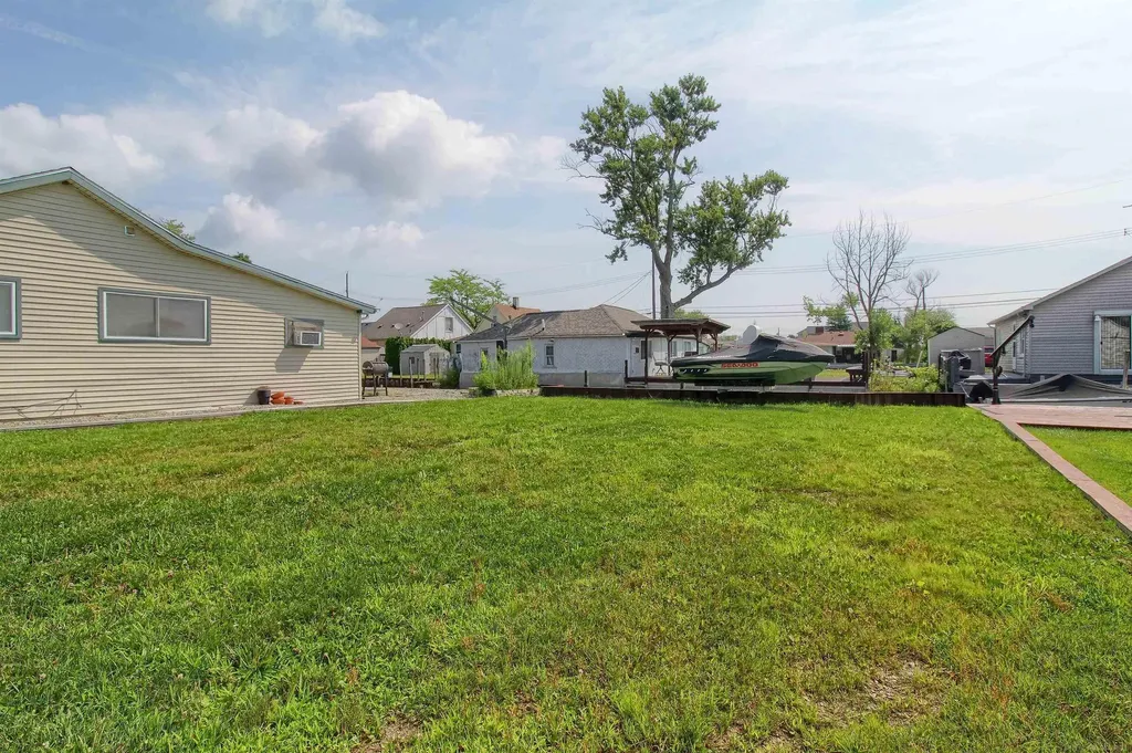 37924 Maplehill Street Harrison Charter Township MI 48045