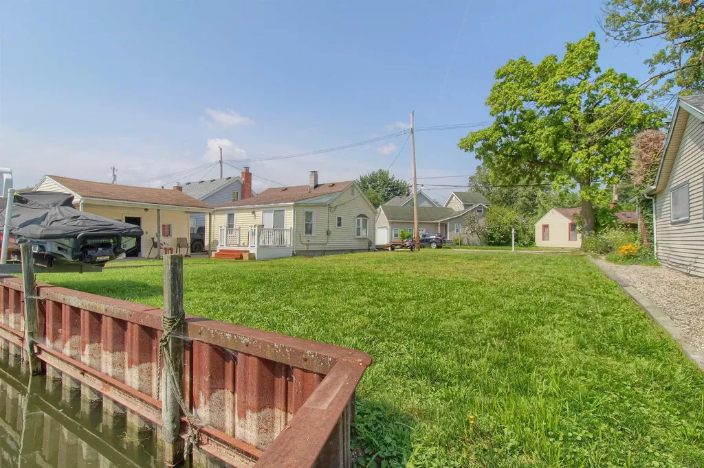37924 Maplehill Street Harrison Charter Township MI 48045
