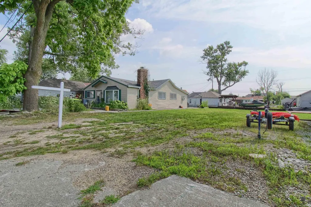 37924 Maplehill Street Harrison Charter Township MI 48045