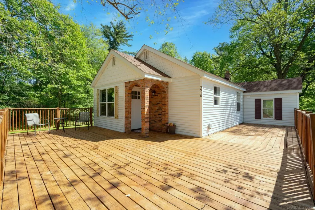 3910 Cribbins Road Clyde Township MI 48049
