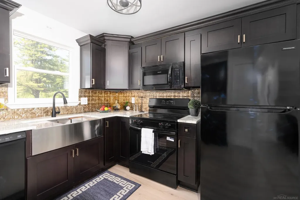 3910 Cribbins Road Clyde Township MI 48049